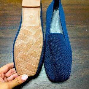 New size 7 blue loafer flats